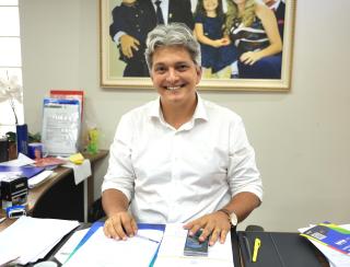 Prefeito Samuel envia à Câmara projeto que garante pagamento de 13º e férias para professores contratados via PSS