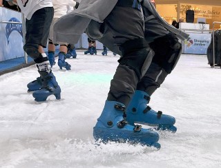 Últimos dias para curtir a pista de patinação no gelo em Aracaju