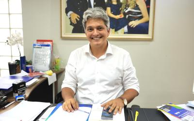 Prefeito Samuel envia à Câmara projeto que garante pagamento de 13º e férias para professores contratados via PSS