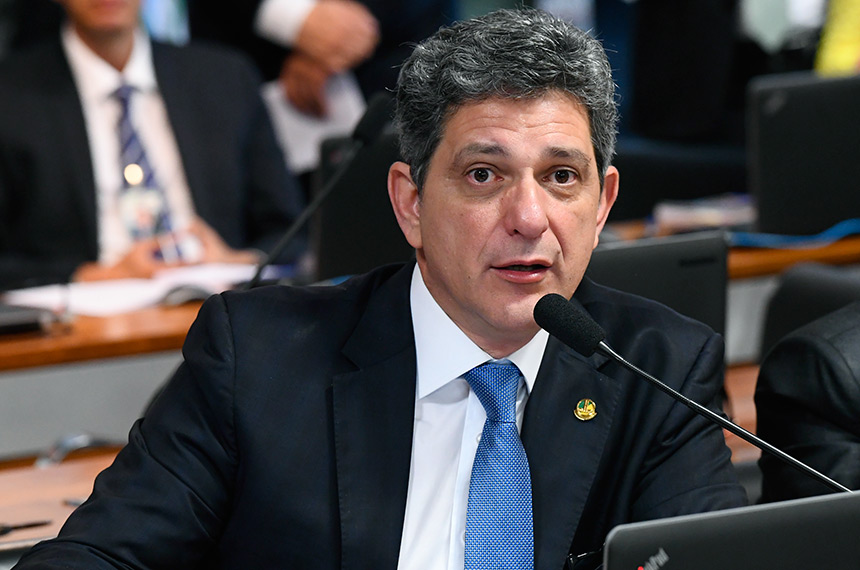 Senador Rogério Carvalho (PT-SE) vota contra projeto das Saidinhas, aprovado no Senado
