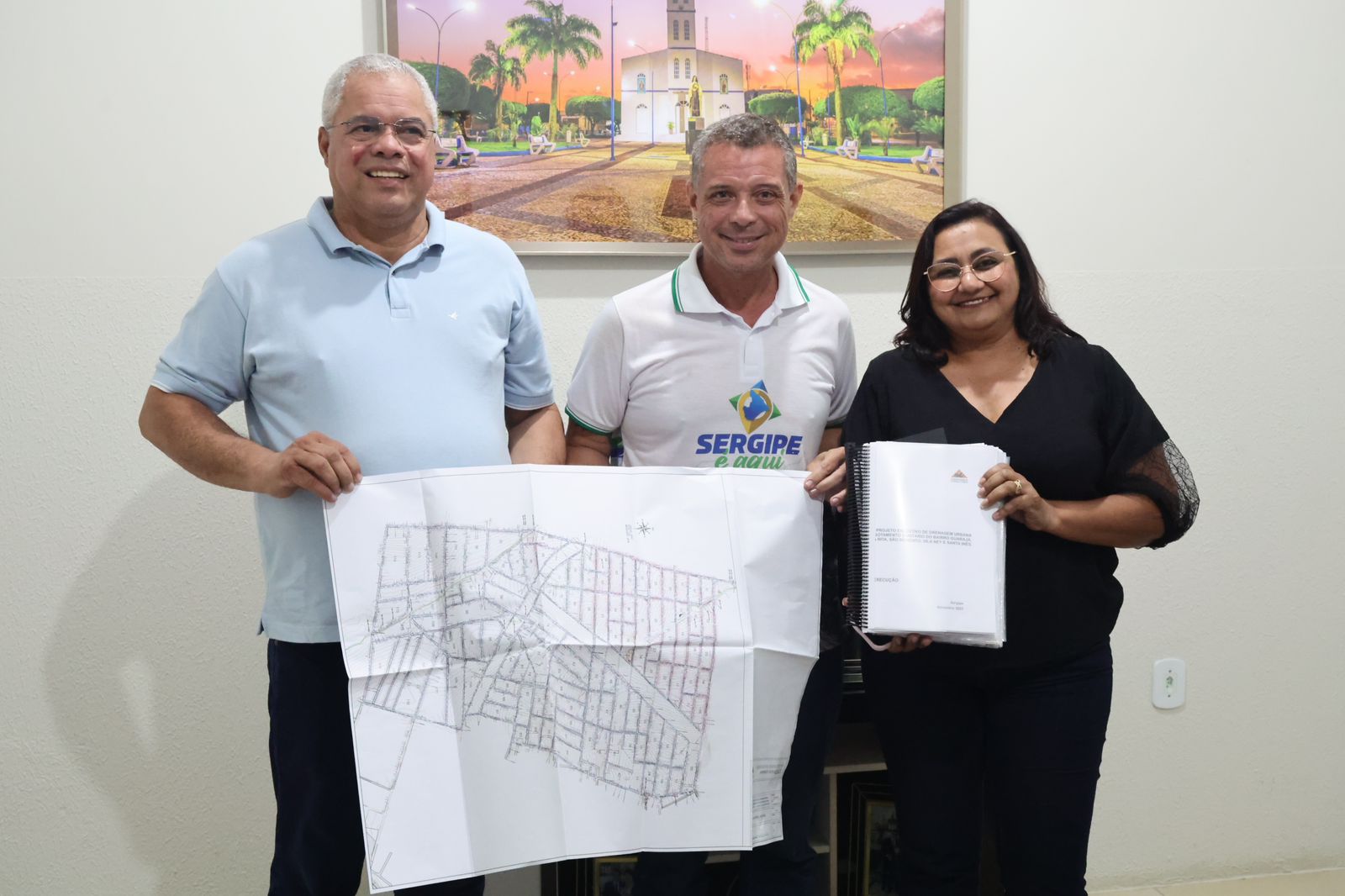 Prefeito de Nossa Senhora do Socorro apresenta projeto de drenagem e pavimentação do Guajará ao governador durante evento em Moita Bonita