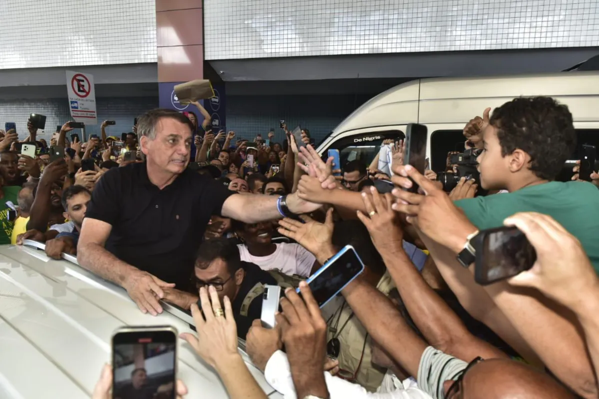 Desprezo: Bolsonaro ignora Deputado Estadual Luizão Dona Trampi em Salvador