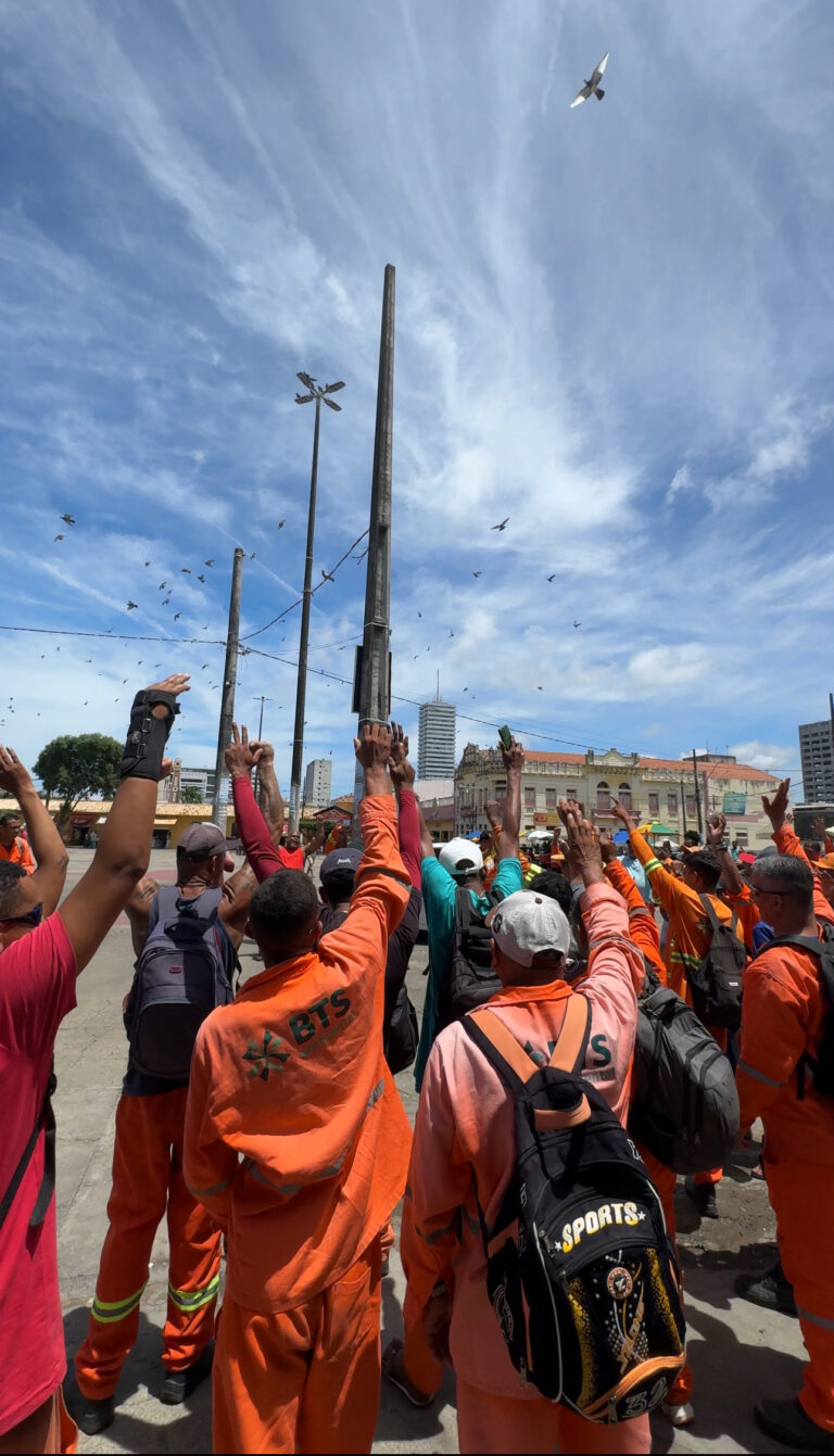 Urgente: Trabalhadores da Limpeza Pública entrarão em Greve por tempo indeterminado 