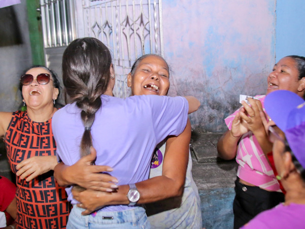 Yandra é recebida com festa pelos moradores do Maria do Carmo, Japãozinho e Ponta da Asa